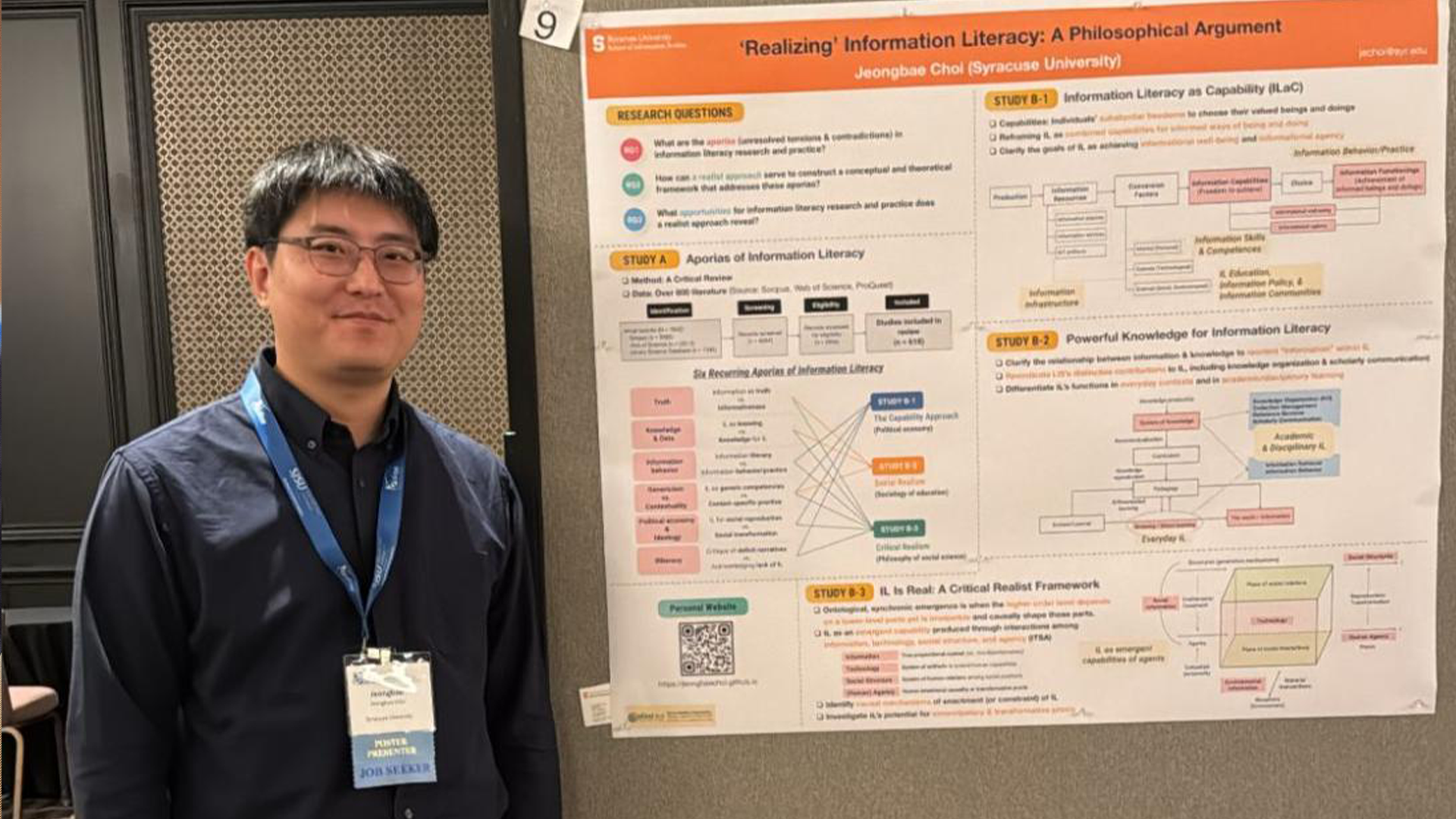 Jeongbae Choi (PhD Candidate) presenting his doctoral dissertation.